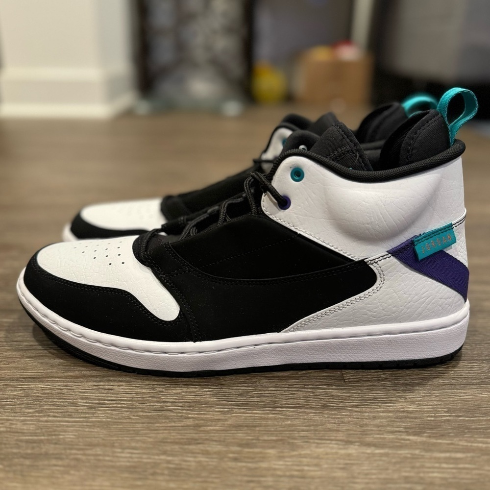 Jordan Fadeaway sz 12 - Picture 2 of 4